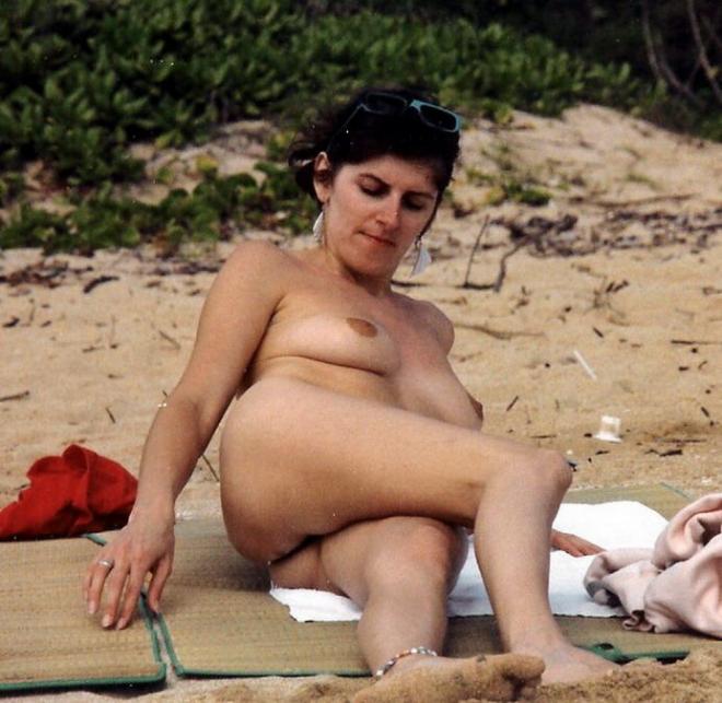 Зрелые нудистки грузинки на пляже и дома голые 